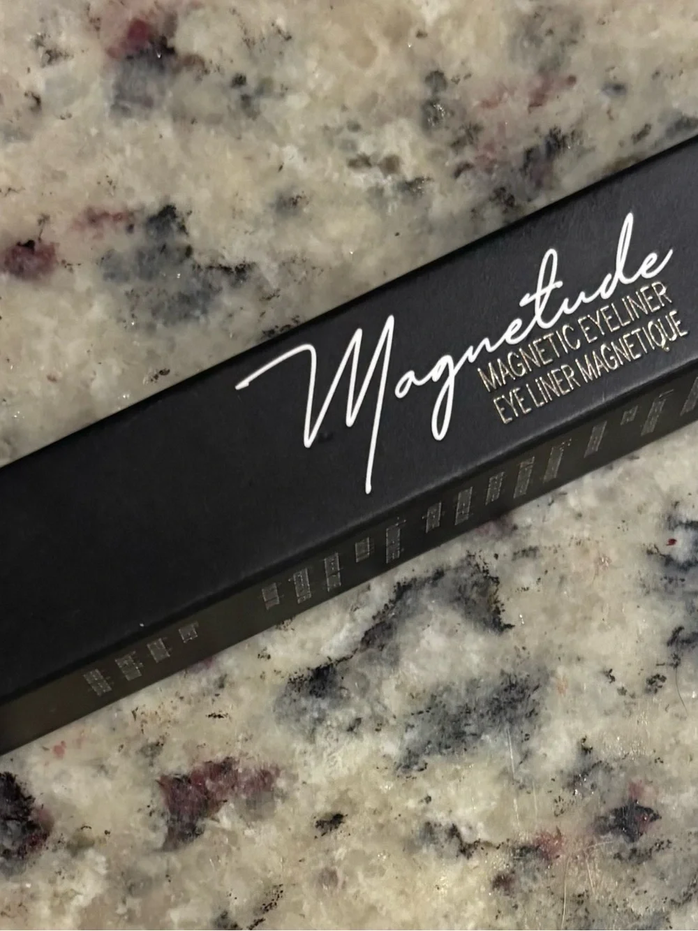 Magnetude  Magnetic Eyeliner